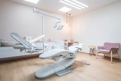 Vybavení stomatologických ordinací - Hi Tech Dent