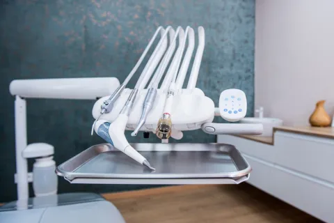 Dentální technika a vybavení ordinací - Hi Tech Dent