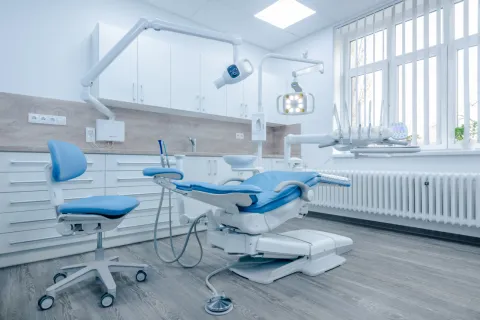 Rekonstrukce dentální ordinace, Jílkova, Brno - Hi Tech Dent - souprava