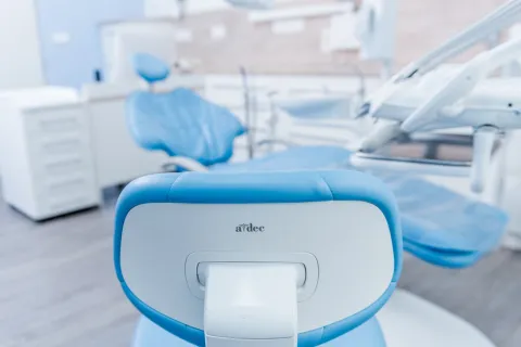 Rekonstrukce dentální ordinace, Jílkova, Brno - Hi Tech Dent - nábytek