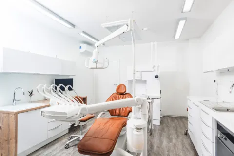 Vybavení dentální ordinace, Uherské Hradiště - Hi Tech Dent
