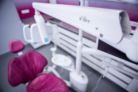 Vybavení dentální ordinace SiSi dent - Hi Tech Dent - Osvětlení A-dec