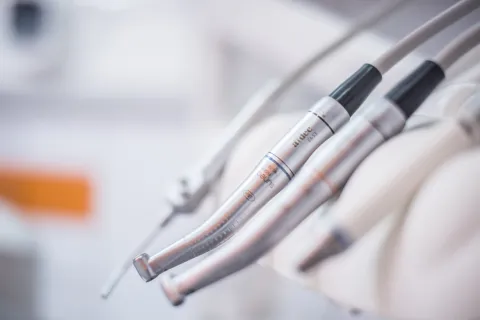 Ordinace na klíč, Kukudent, Brno - Hi Tech Dent - detail - turbínka