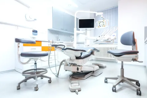 Dentální ordinace na klíč, Kukudent, Brno - Hi Tech Dent - křeslo